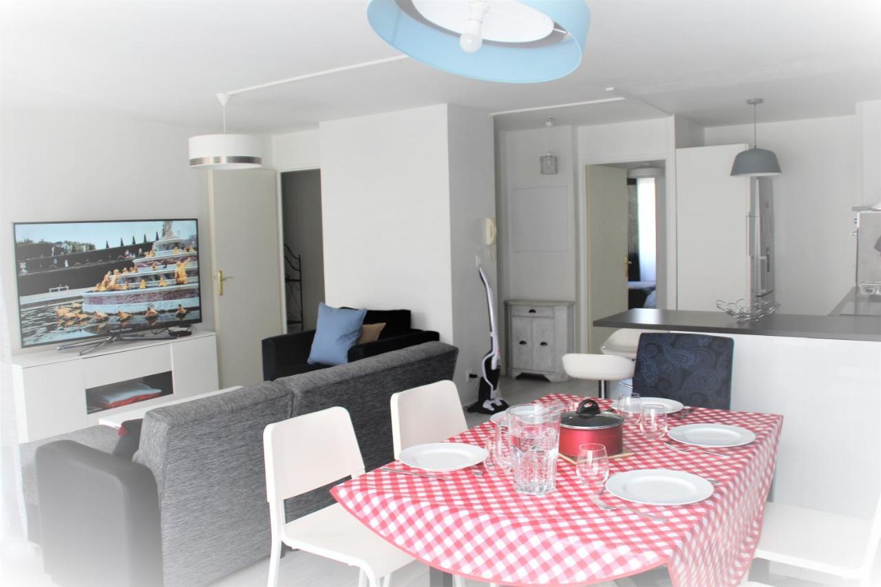 Logement Familial Tout Equipe Saint-Denis  Ngoại thất bức ảnh